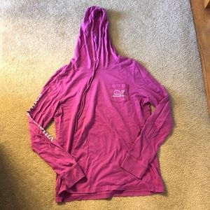vineyard vines t-shirt hoodie